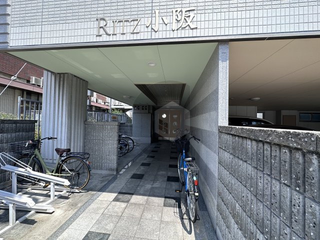 Ritz小阪のエントランス