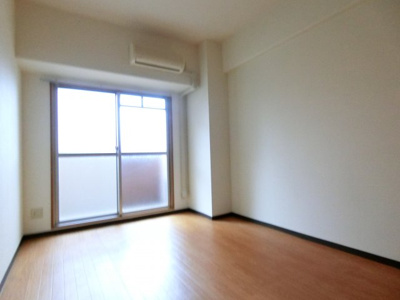 【寝室】 | IBC中百舌鳥