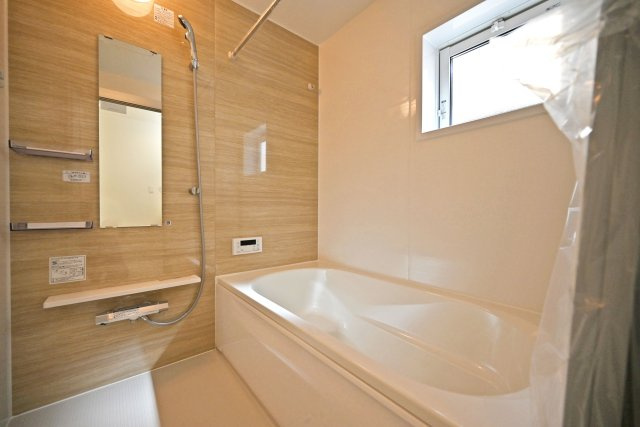 ブルーミングガーデン安倉中4丁目新築一戸建て│3LDK+駐車1台可の浴室|1階浴室の内観写真です。1616サイズの浴室暖房乾燥機付きユニットバスです。