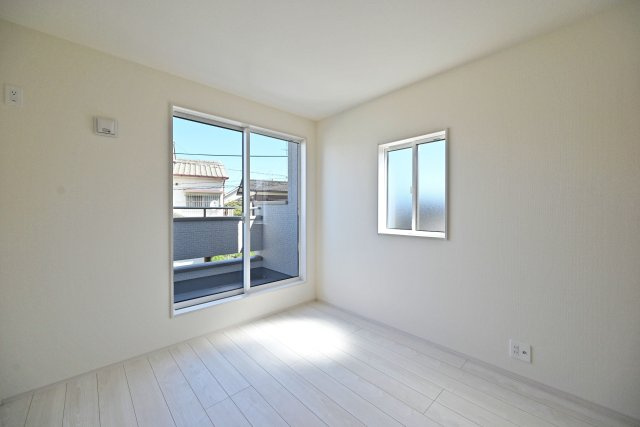 ブルーミングガーデン安倉中4丁目新築一戸建て│3LDK+駐車1台可の洋室|-洋室約5.5帖(2F)-