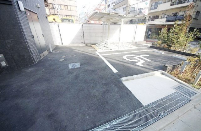 ARKMARK巣鴨sta.の駐車場