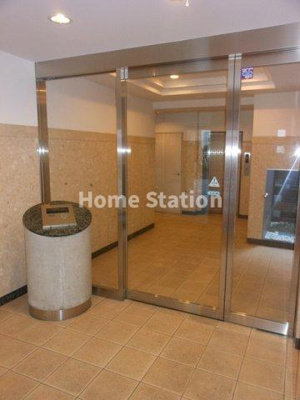 【エントランス】 | ローレルコート