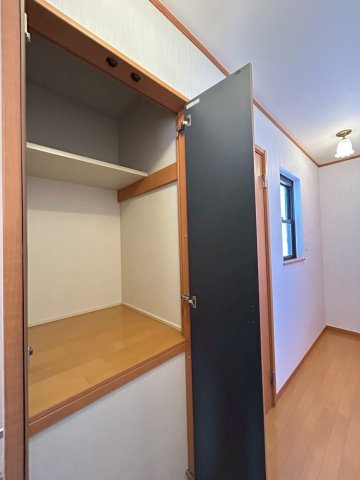 所沢市向陽町　中古戸建の収納|2/3　撮影