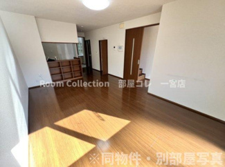 【居間・リビング】 | ルミエールささ | ※同物件・別のお部屋の写真です。