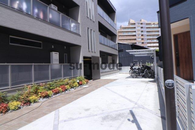 LINOメゾン山田南の駐車場