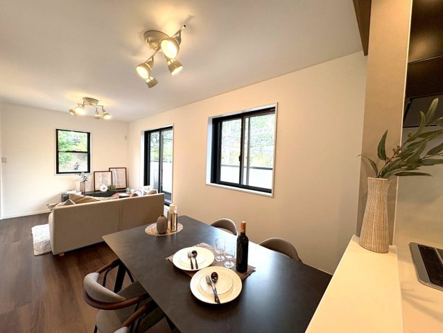 西宮市小松南町の居間・リビング