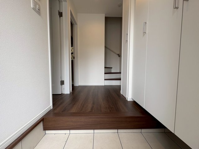 西宮市小松南町の玄関