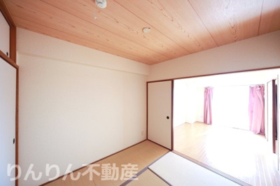 【和室】 | 第19柴田マンション | 落ち着いた雰囲気の和室付きです