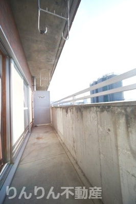 【バルコニー】 | 第19柴田マンション | 暖かな日差しのふりそそぐバルコニー