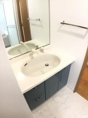 アルテール両国の独立洗面台