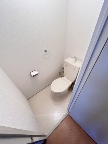 大阪市都島区都島北通２丁目の賃貸マンションのトイレ
