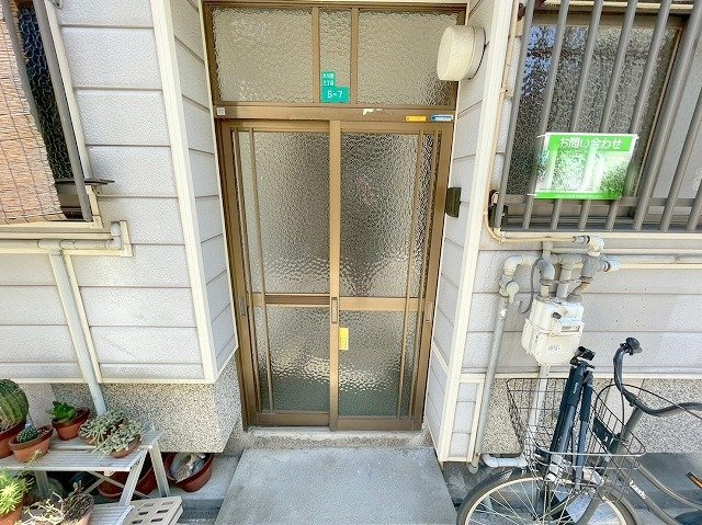 木川西3丁目貸家のエントランス