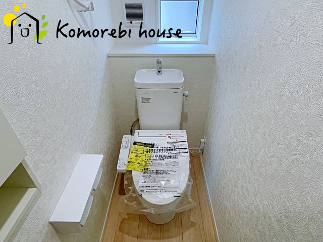 上尾市大谷本郷　第8　新築一戸建て　クレイドルガーデン　04のトイレ