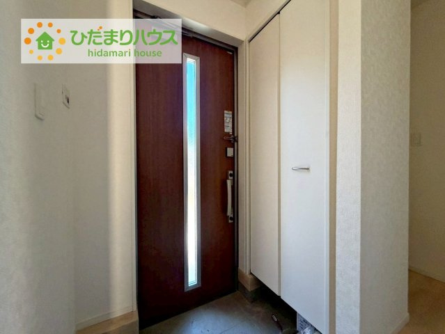 北茨城市磯原町上相田第2　新築戸建の玄関|"玄関は常にすっきり片付いているのが理想！
これだけの大容量シューズボックスがあれば、捨てたくないものを捨てたりする必要もありません♪"