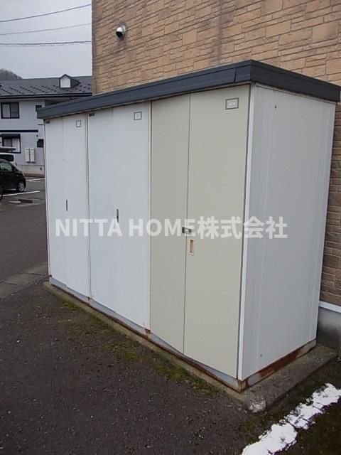 トゥー・ル・モンド・ヌーベルのその他共用部分|外部物置もついていて便利ですよ◇