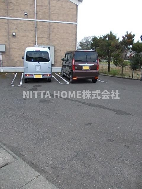 トゥー・ル・モンド・ヌーベルの駐車場|敷地内駐車場になります◎