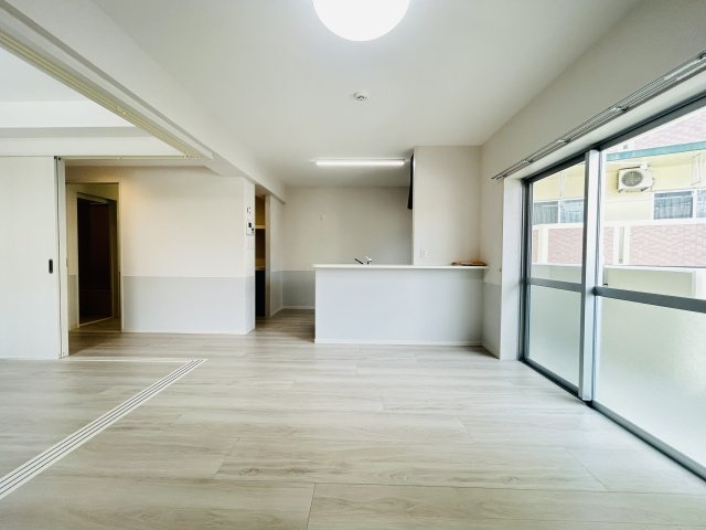 Grande Risaia K.A グランデリサイアの居間・リビング|掲載内容と異なる場合は現況を優先いたします。