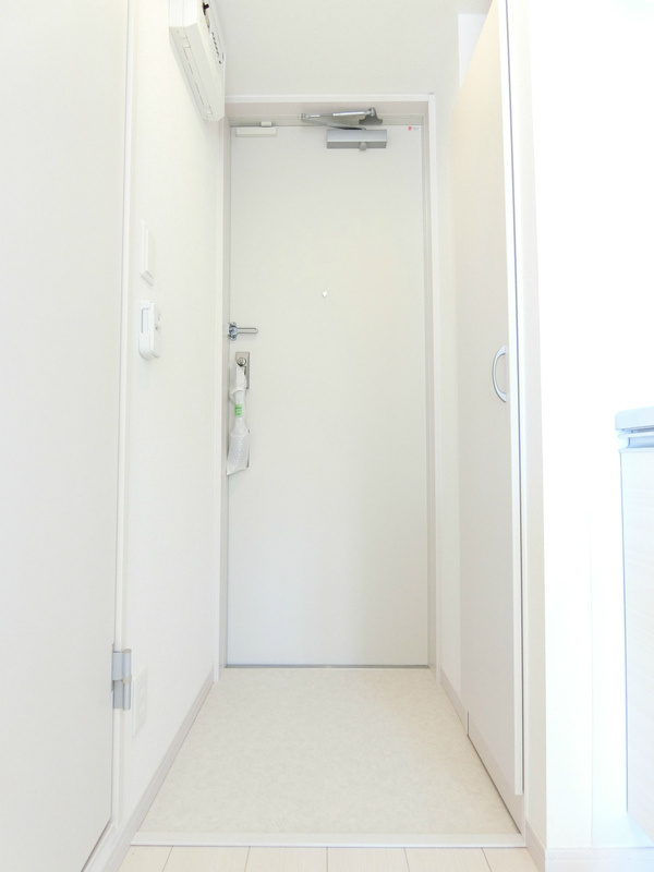 リブリ・カドマの玄関|明るい玄関です