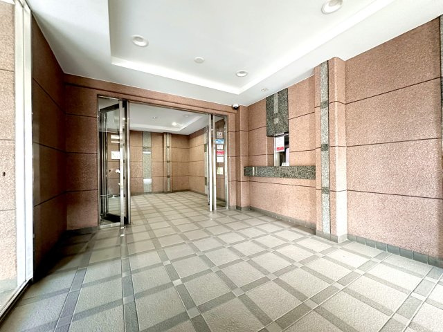 セントラルコート草加新田のロビー|清掃がいきわたっており、とてもきれいなエントランスロビーです♪