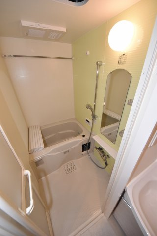 プレサンス立売堀ベルヴィルの浴室