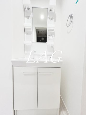 【洗面所】 | パームコテージ18番館 | 洗面台です。