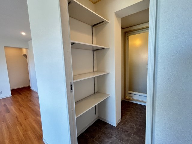 研究学園5団地・525号棟の収納