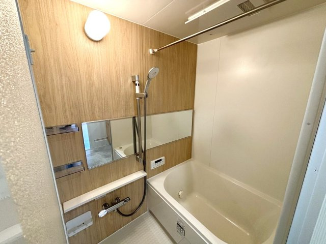 真栄マンション泉楽の浴室|落ち着いた空間のお風呂です