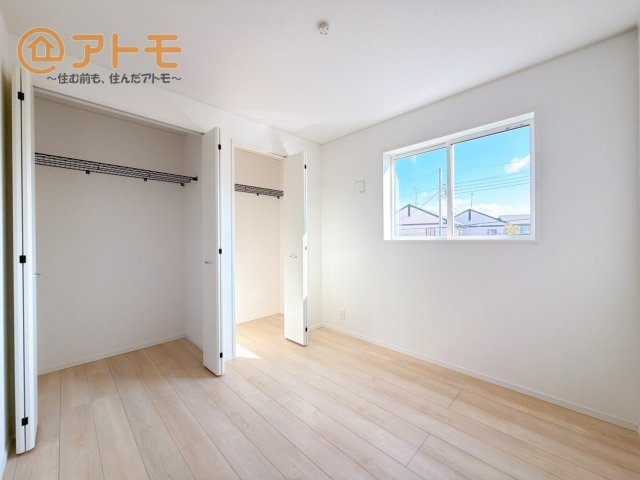【寝室】 | 沼津市沢田町第1　新築戸建　3号棟 | 各居室に収納がついているので、部屋の中をすっきり見せることができますね！