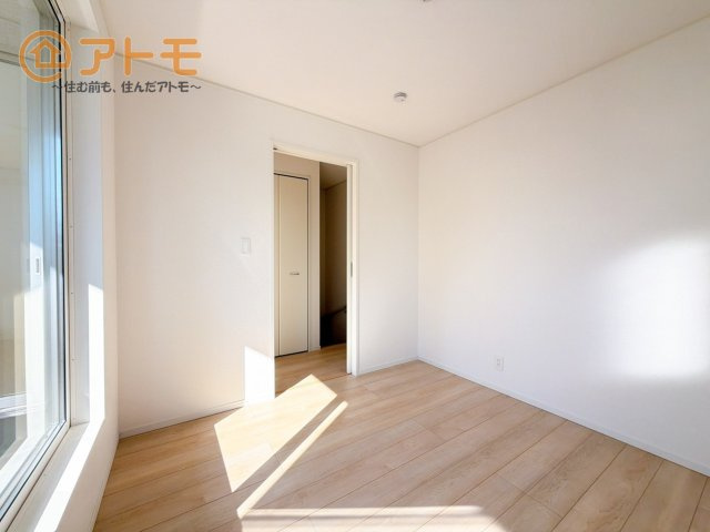 【子供部屋】 | 沼津市沢田町第1　新築戸建　3号棟 | 収納豊富な洋室は使い勝手良好です！