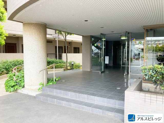 ハイホームみずほ台のエントランス