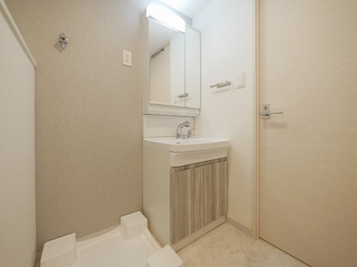 【洗面所】 | S-RESIDENCE新大阪Rish | 忙しい朝には欠かせない洗面所です