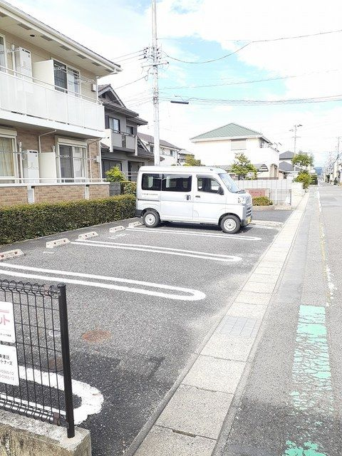 ヴィオラ　Ａの駐車場
