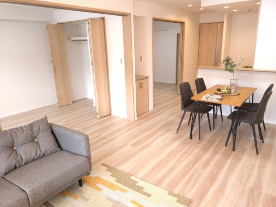 グランドハイツ甲陽園の居間・リビング