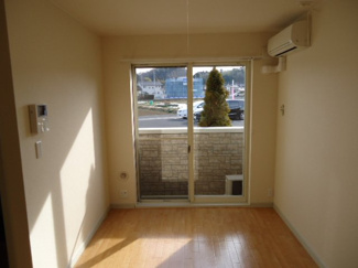 【居間・リビング】 | フォレスト　ヴィラ　パートⅡ