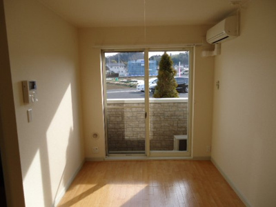 【居間・リビング】 | フォレスト　ヴィラ　パートⅡ