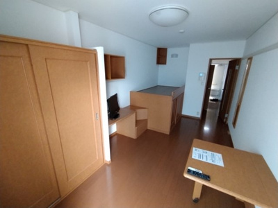 【居間・リビング】 | レオパレス久末 | 2階は絨毯仕様です。