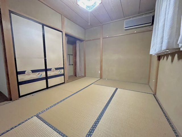 売中古戸建　中央区江之島町の和室|畳のぬくもりを楽しめます。