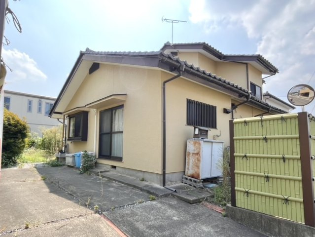 【中古戸建】伊勢崎市境美原の外観|■外観｜特徴のある個性的な住まいと美しい街並み、そして住みやすい環境を、ぜひ現地でご覧になりませんか。お気軽にお問合せください(^^)  