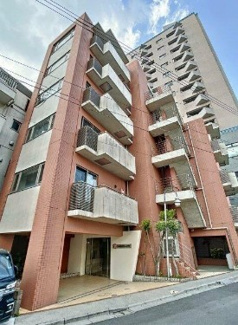 【外観】 | 鉄筋コンクリート造のがっちりとした建物。
