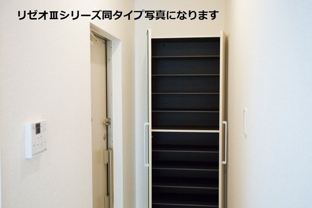ピアブリーゼ神明の玄関