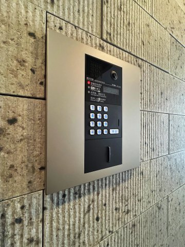 ルーセントハウスMのエントランス