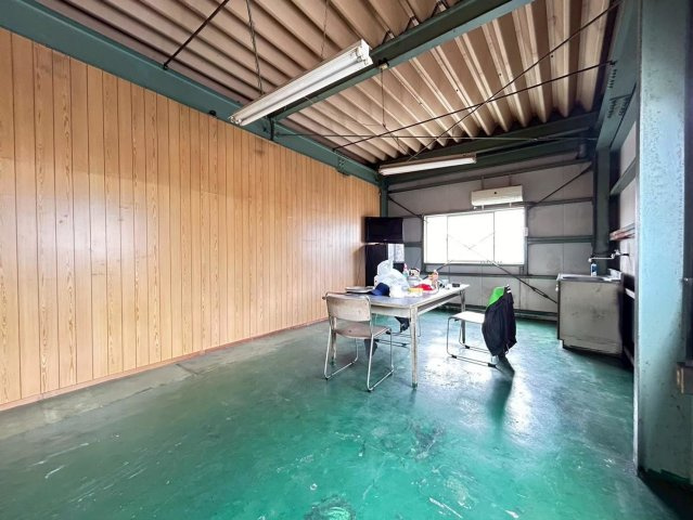 高浜市論地町1丁目貸工場の内装