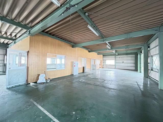 高浜市論地町1丁目貸工場の内装