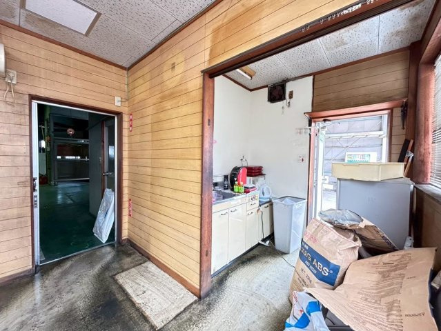 高浜市論地町1丁目貸工場の内装