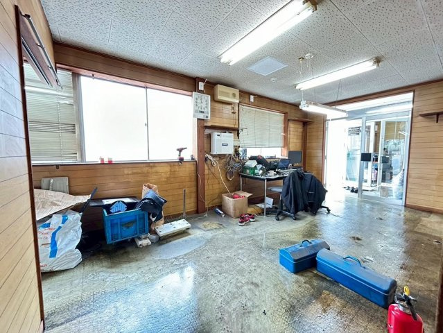 高浜市論地町1丁目貸工場の内装