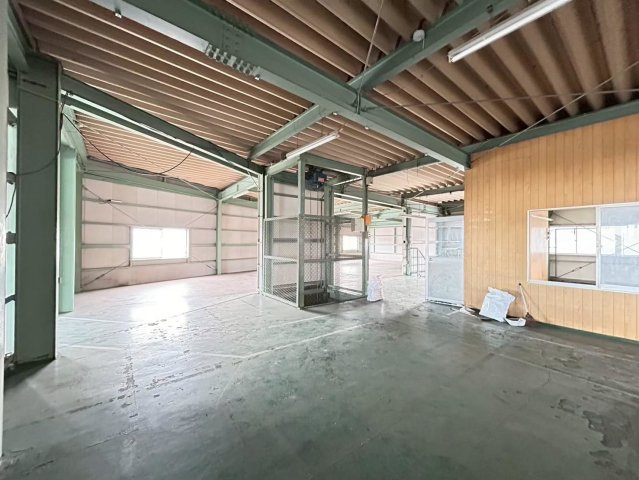 高浜市論地町1丁目貸工場の内装