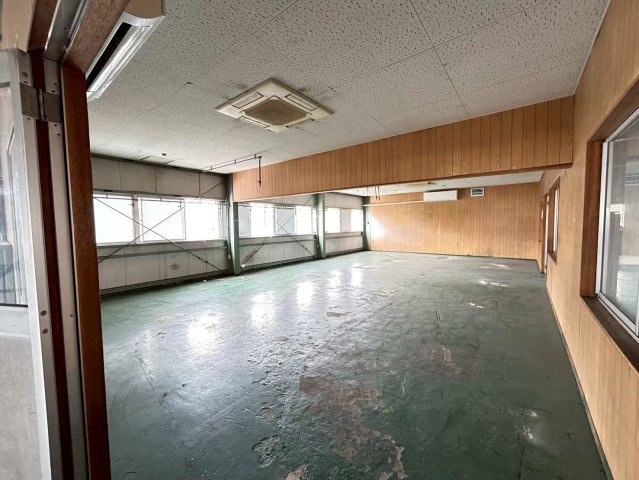 高浜市論地町1丁目貸工場の内装