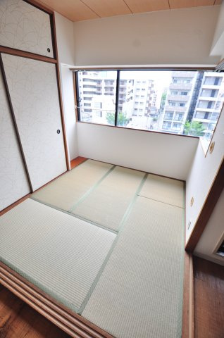 大阪市都島区中野町１丁目の賃貸マンションの寝室