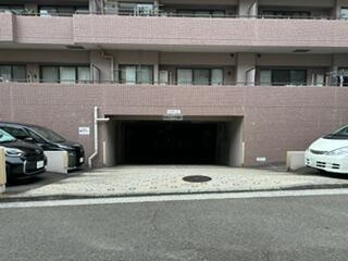  | 地下駐車場入口 