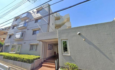  | グレーのタイル貼りが綺麗な外… 